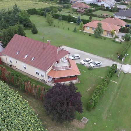Vadvirag Vendeghaz Hotel Lenti Luaran gambar
